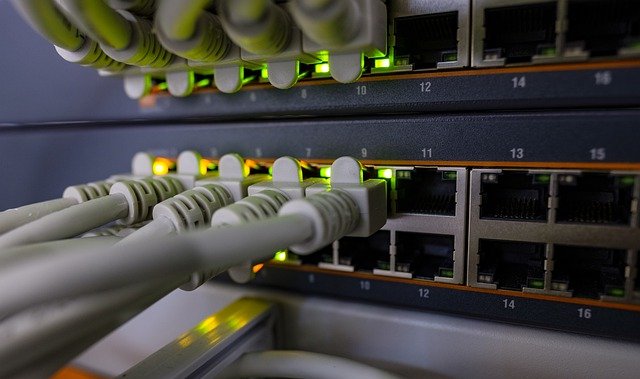 Switches-Netzwerk-Verkabelung-Betreung-EDV-IT-System-Muenchen